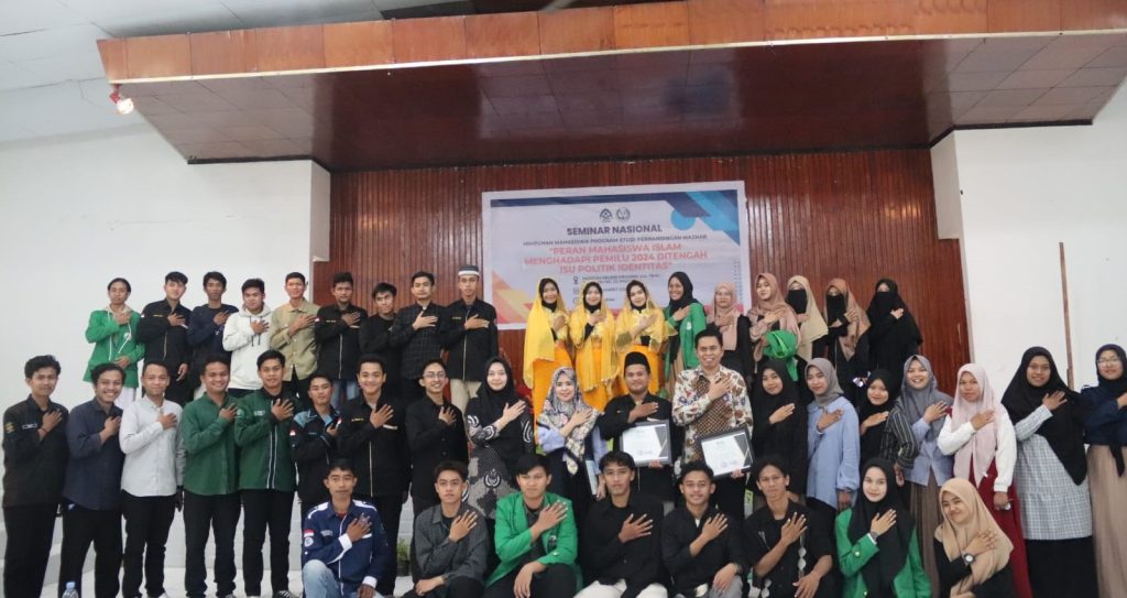 Foto Bersama Narasumber dan Peserta Seminar Nasional